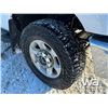 Image 39 : 2016 FORD F350 XLT CREW CAB FLATBED TRUCK