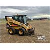 Image 2 : 2004 CATERPILLAR 262B SKID STEER LOADER