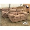 Image 2 : ULTRA PLUSH SOFA & LOVESEAT