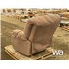 Image 4 : ULTRA PLUSH RECLINER CHAIR