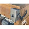 Image 10 : WOOD JOINTER W/ WOODEN STAND