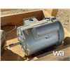 Image 12 : WOOD JOINTER W/ WOODEN STAND