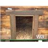 Image 5 : WOOD FRAME DOG HOUSE