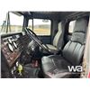 Image 9 : 1996 KENWORTH T800B T/A DUMP TRUCK