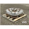 Image 2 : (4) DAYTON 6 SPOKE TRAILER HUBS