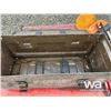Image 9 : RED TOOL BOXES, ORANGE TOOL BOX, OIL PUMP