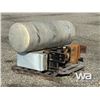 Image 2 : 379 LITER FUEL TANK & HYDRAULIC TANK