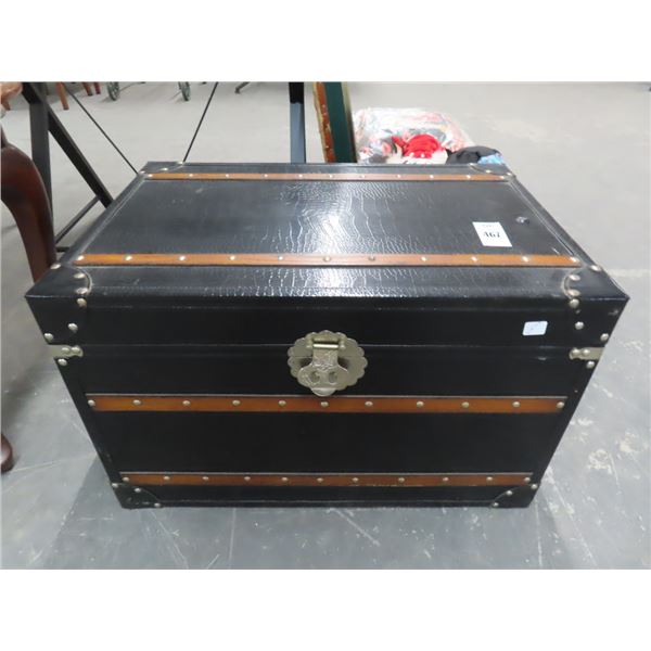 Snake Skin Style Trunk