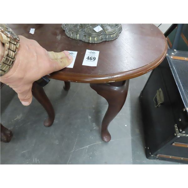 Mahogany Queen Anne Oval Table