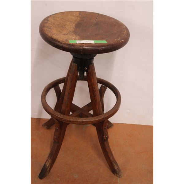 * Antique Oak & Cast Iron Swivel Stool - Some Wear - 14.5" x 27"