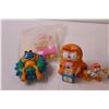 Image 4 : Garfield Lot: Lunch Kit w/Matching Thermos, Various Figurines & Toys