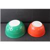 Image 2 : (2) Vintage Pyrex Nesting Bowls Red & Green- 8.5" & 7.25"