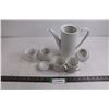 Image 3 : Set of Arzberg 34 Ceramics (Carafe, Cream & Sugar, Pair of Mugs)