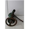 Image 3 : Monarch Machinery Co. Metal Hand Pump 14.5" Tall x 14" Wide