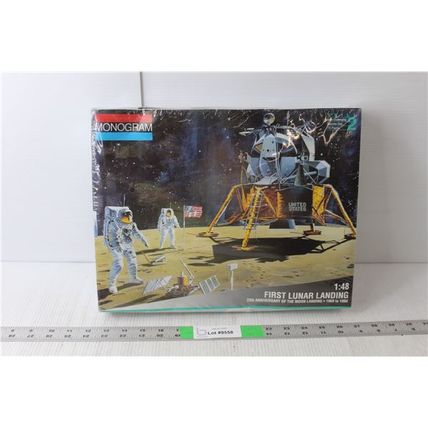First Lunar Landing 1:48 25th Anniversary of Moon Landing 1969-94 Monogram Kit, Sealed