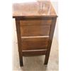 Image 4 : * Eaton's Three Drawer Dresser - 33.5" x 17" x 32" - Some Wear