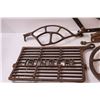 Image 2 : Antique Singer Sewing Machine Cast Iron Parts