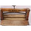 Image 2 : Antique Wringer Washer - 28" x 11.5" x 12"