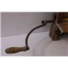 Image 3 : Antique Wringer Washer - 28" x 11.5" x 12"
