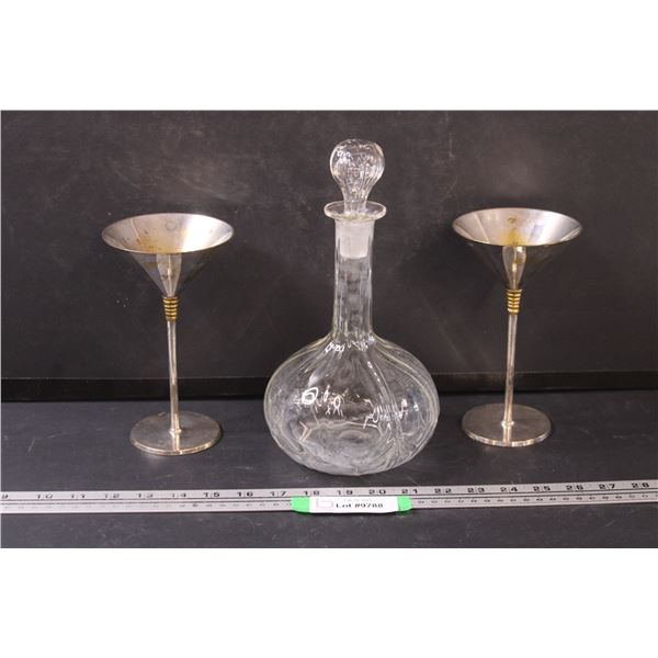 (2) Vintage Flamingo Casino Martini Glasses & Clear Glass Decanter