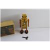 Image 2 : Antique Lilliput Tin Toy Wind Up Robot