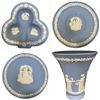 Image 1 : 4-pcs Wedgwood Jasperware Set - includes a Vase/2 Plates/Clover Shape Tray