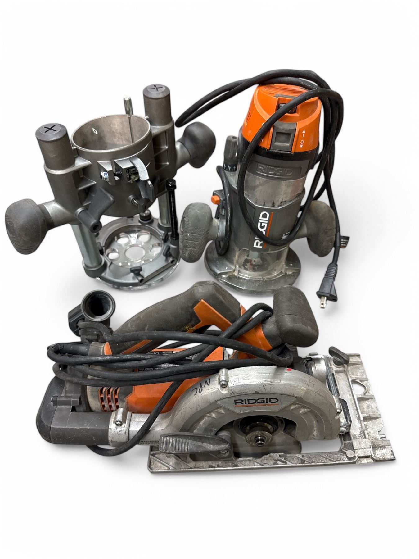 Fileteuse Ridgid Sur Roues Group of 2 Ridgid Tools - includes Circular Saw & 2 HP Fixed Base ...