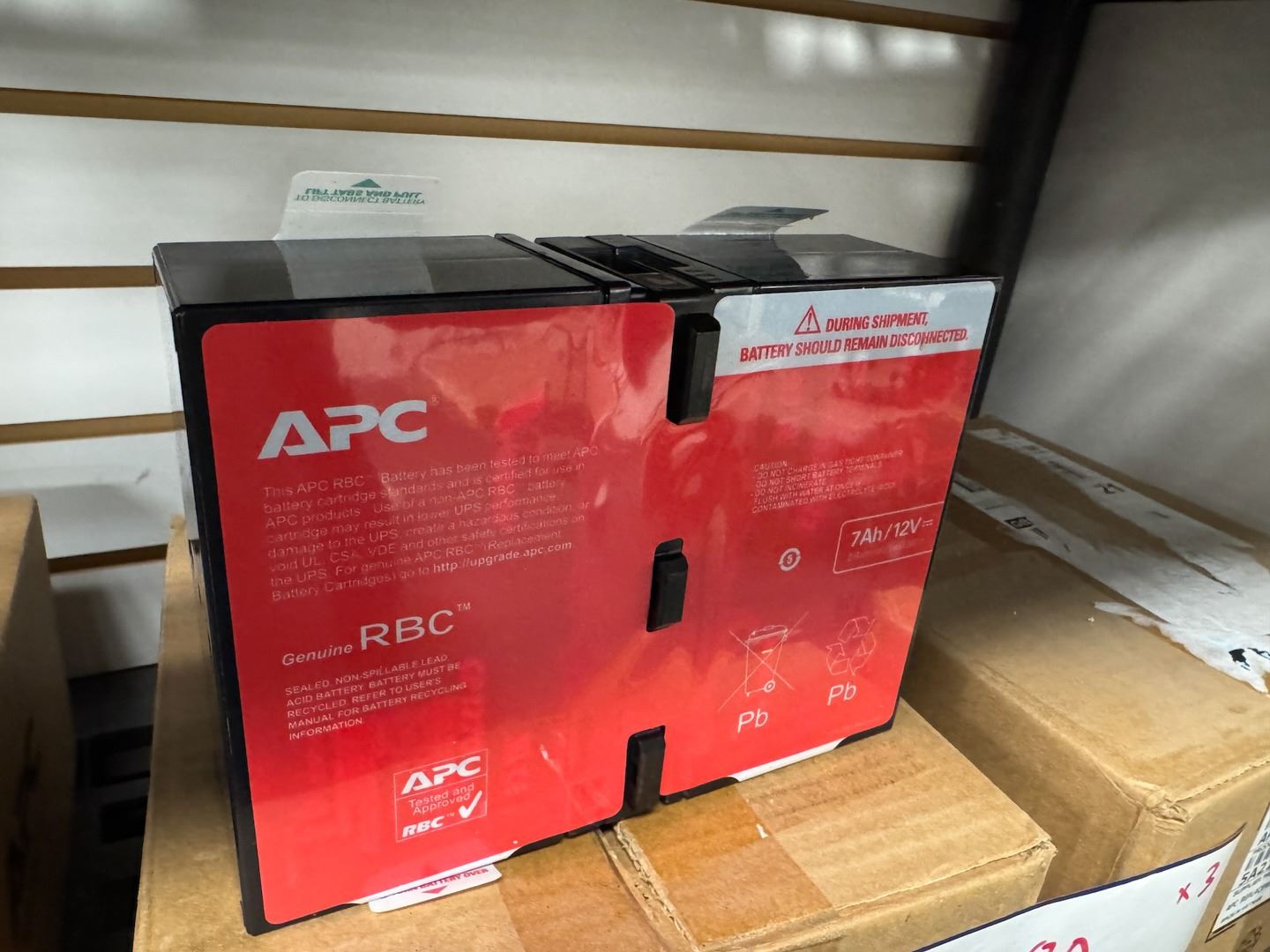 BTE DE 2 BATTERIES APC RBC123 - Continental Auctioneers