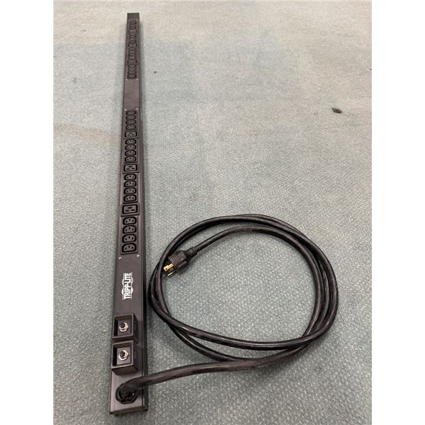 POWERBAR POUR SERVEUR / MINING TRIPPLIGHT 240v 24a 30-PORTES
