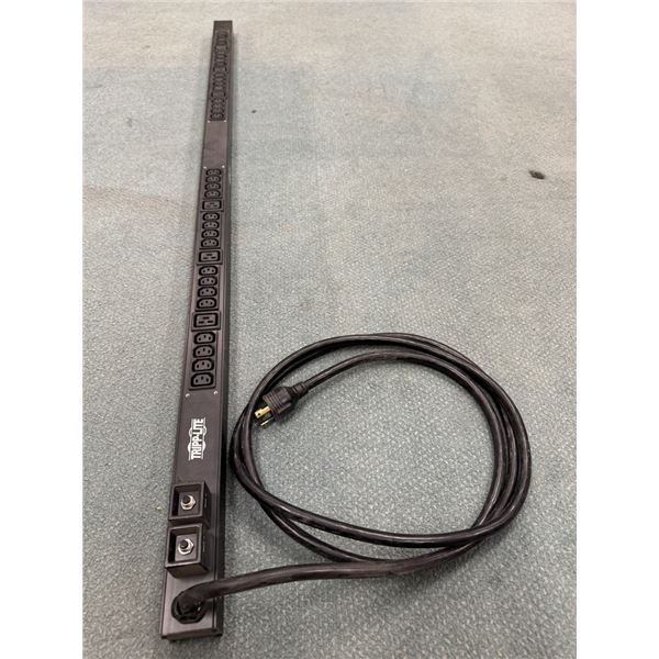 POWERBAR POUR SERVEUR / MINING TRIPPLIGHT 240v 24a 30-PORTES