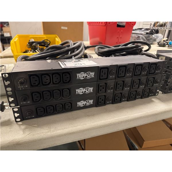 LOT DE 3 POWERBARS POUR SERVEUR / MINING TRIPPLIGHT 240v 24a 8-PORTES
