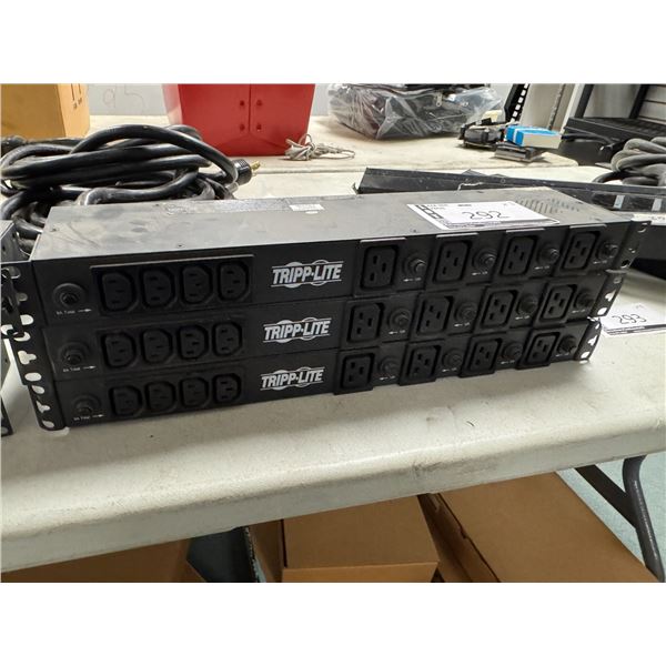 LOT DE 3 POWERBARS POUR SERVEUR / MINING TRIPPLIGHT 240v 24a 8-PORTES