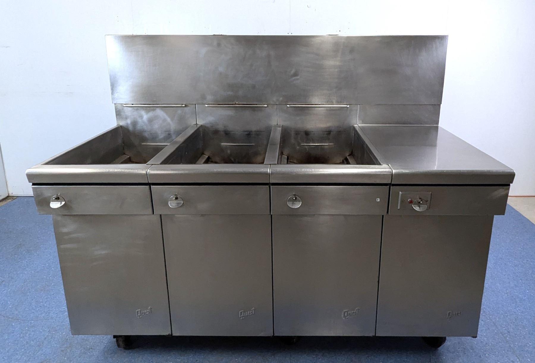 Quest 3-MV40/QFFS Gas Fryers With Fat Pump System | R2