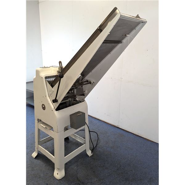Oliver 797G Gravity Feed Bread Slicer | 1994/R6