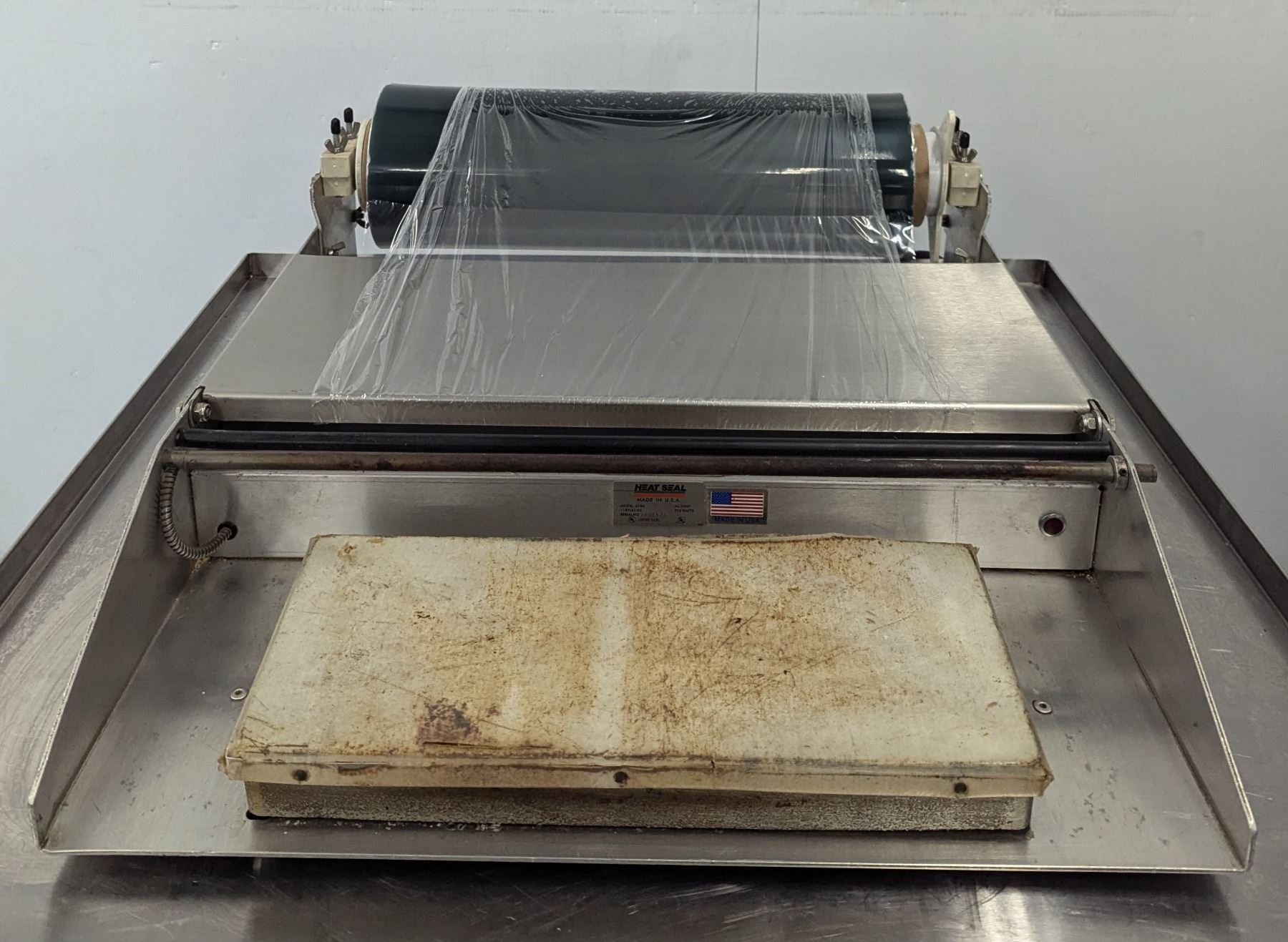 Heat Seal 625A 18" Roll Film Axle Mounted Countertop Wrapping Machine ...