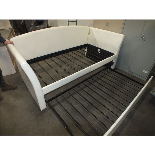 Single Trundle Bed no/ Mattress