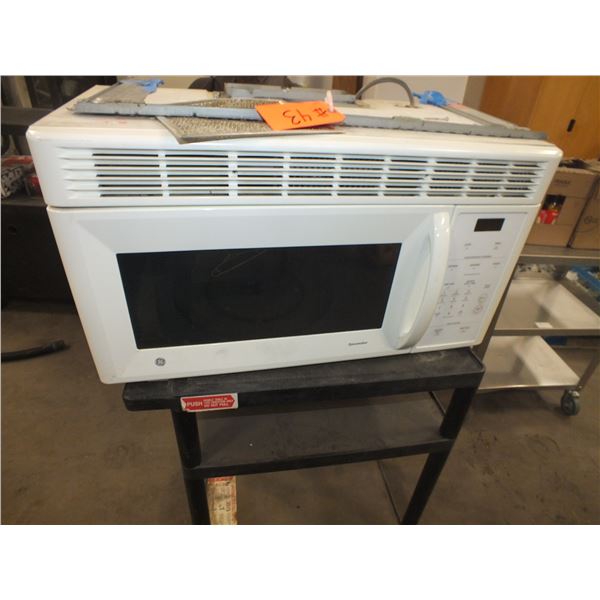 GE Under The Cabinet Microwave