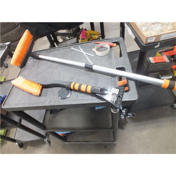 1 Telescopic Snowbrush & 1 2ft Snowbrush
