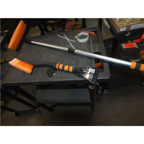 1 Telescopic Snowbrush & 1 2ft Snowbrush