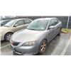 Image 1 : 2005 MAZDA 3, 4DR SEDAN, GREY, VIN JM1BK123251300429