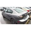 Image 6 : 2005 MAZDA 3, 4DR SEDAN, GREY, VIN JM1BK123251300429