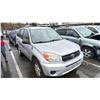 Image 2 : 2004 TOYOTA RAV4 4WD, 4DR SUV, GREY, VIN JTEHD20V746006648
