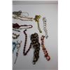 Image 6 : Costume Jewelry - 20 Necklaces