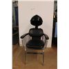 Image 1 : *Belvedere Hairdresser Drying Chair - Tested - 50'' x 30'' x 25''