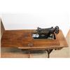 Image 2 : *Vintage Singer Sewing Machine 46'' x 41'' x 16''