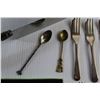 Image 7 : Dessert Spoons, Forks and Cake Tongs