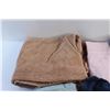 Image 2 : (6) Bathroom Towels