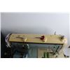 Image 4 : Vintage Leonard Super De Luxe Electric Sewing Machine - As Is