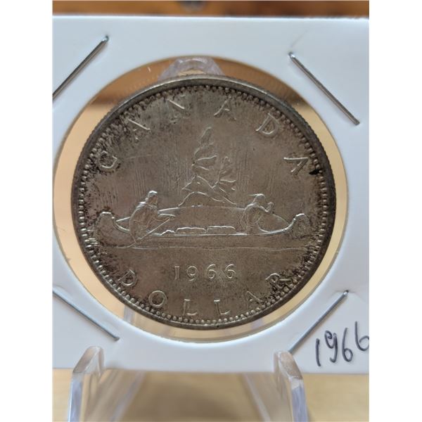 Lot 19-1) 1 Canadian silver Dollar 1966