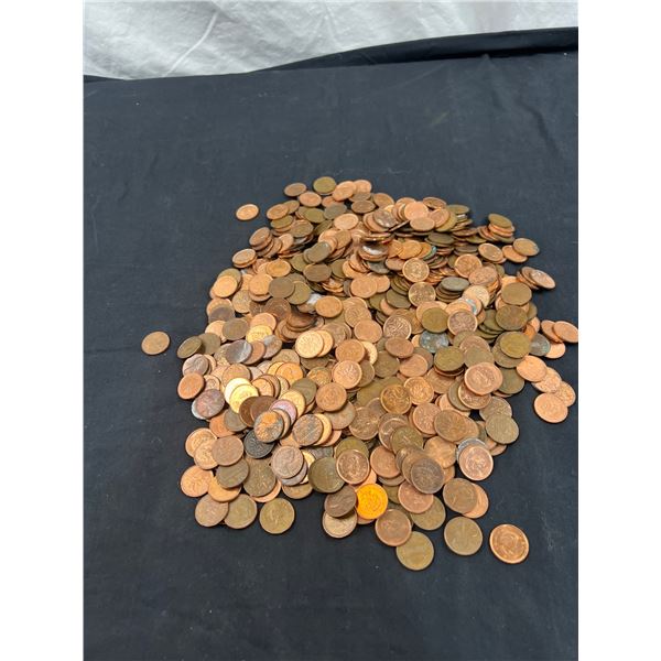 3.8 lbs Mix Of Canadian & US Pennies